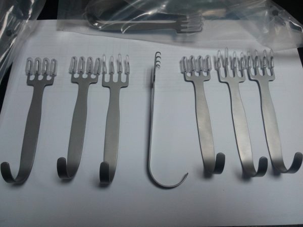 01 Freeman Rake Retractor 10cm 4 Sharp Prongs - Image 4
