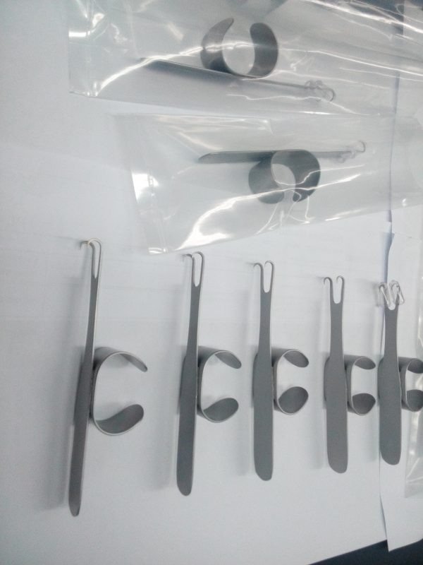 Martinez Kilner Retractors 2 sharp hooks, with thimble, 11.5cm 1 Martinez Kilner Retractors 2 sharp hooks, with thimble, 11.5cm - Image 2